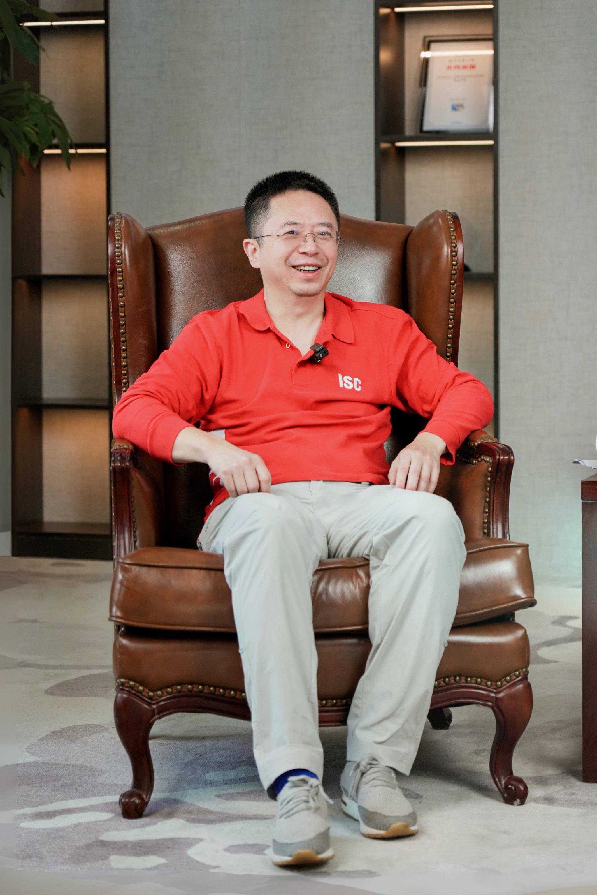 周鸿祎做客《格隆博士会客厅》 谈新能源车行业会不会一地鸡毛_新浪