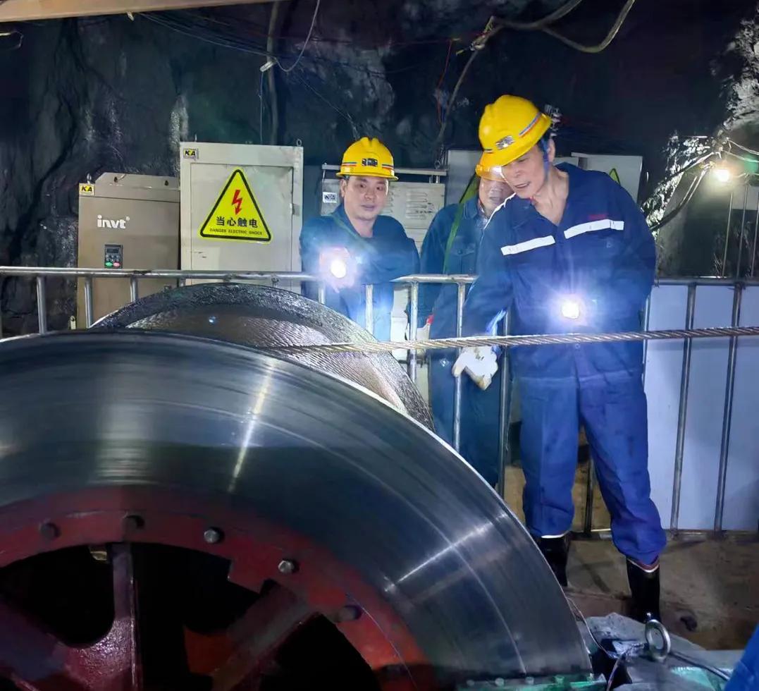 坚决淘汰井下无ka标志产品…"近日,国家矿山安全监察局湖南局党组书记