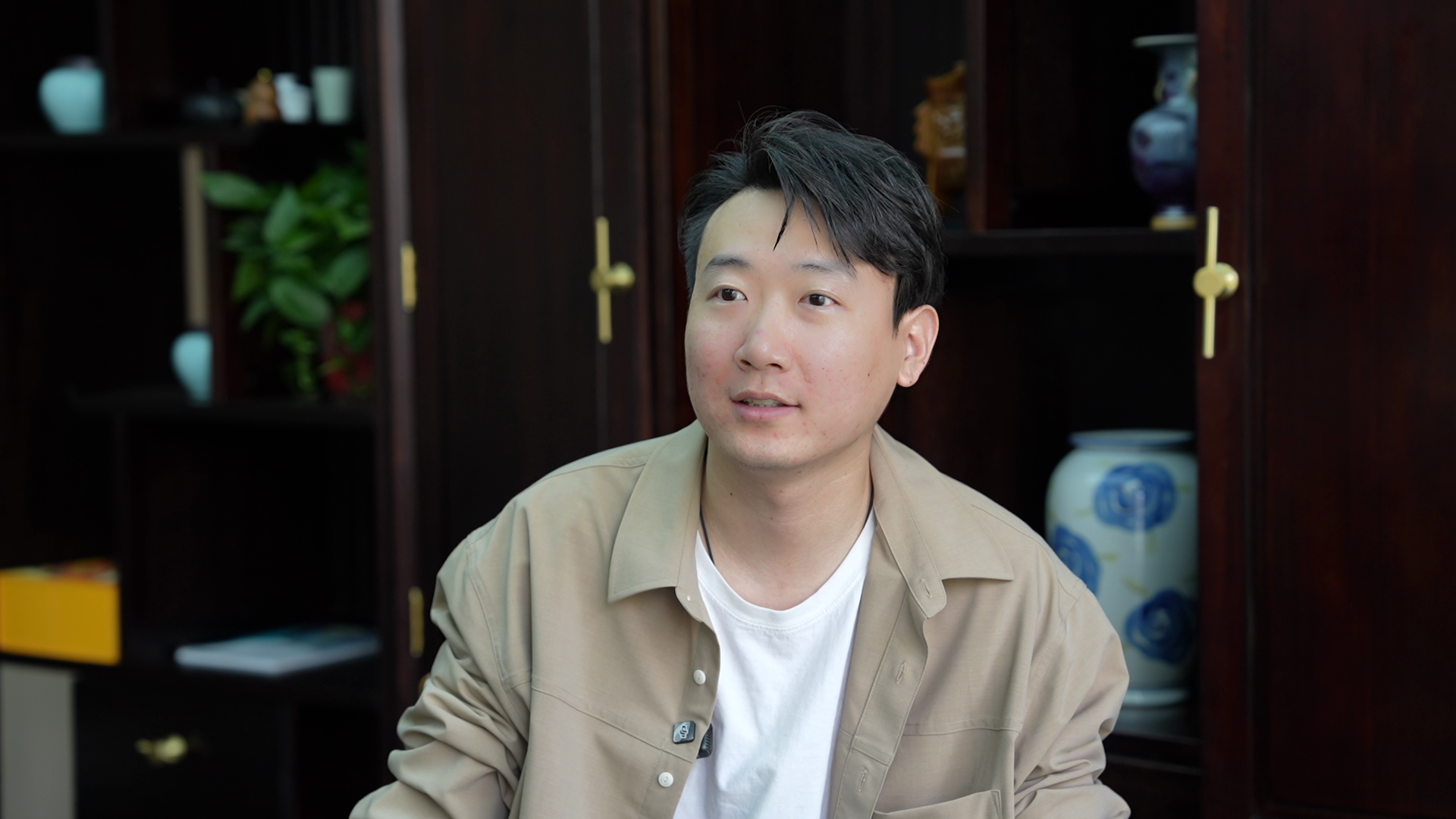 "星曼环联影业(郑州)有限公司创始人,总制片丁伟康,2022年底从北京回