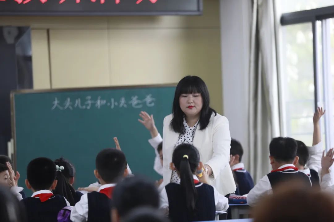 西安市新城区新知小学举办开放教研活动 推进整本书阅读实践