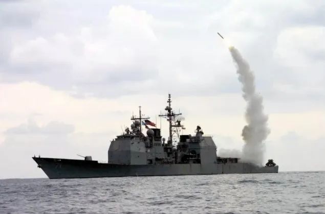 资料图：美军舰发射“战斧”巡航导弹（来源：参考消息）