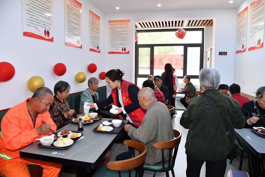 该中心推出"数智化"养老综合服务平台运用物联网,移动互联网,云计算等