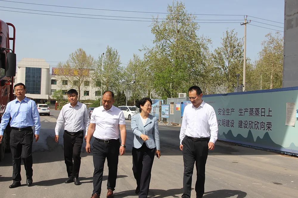 周村区委常委,政法委书记赵彩霞一行参观淄博伟业不锈钢