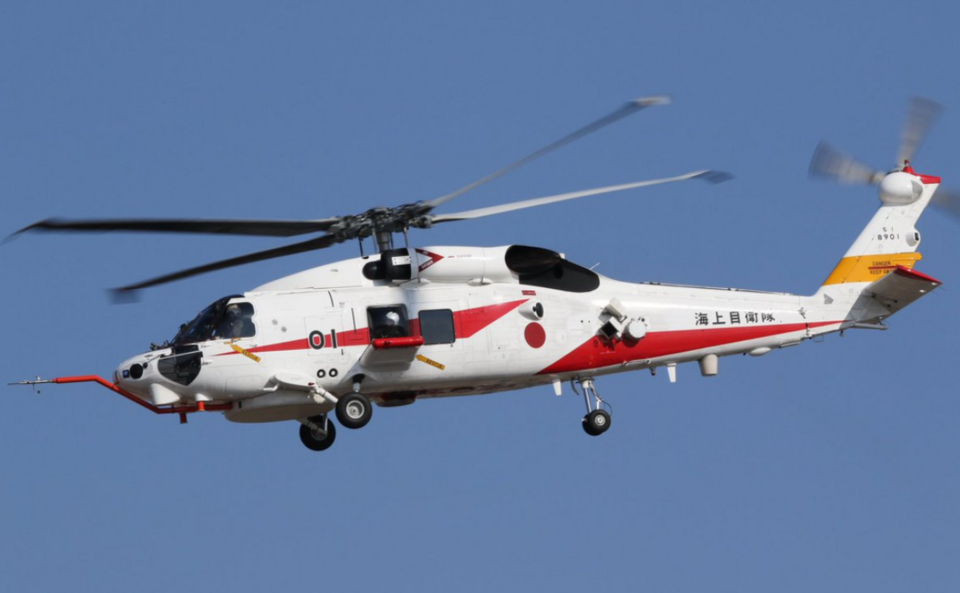 日本防卫大臣:初步判断海上自卫队两架失联直升机已坠毁