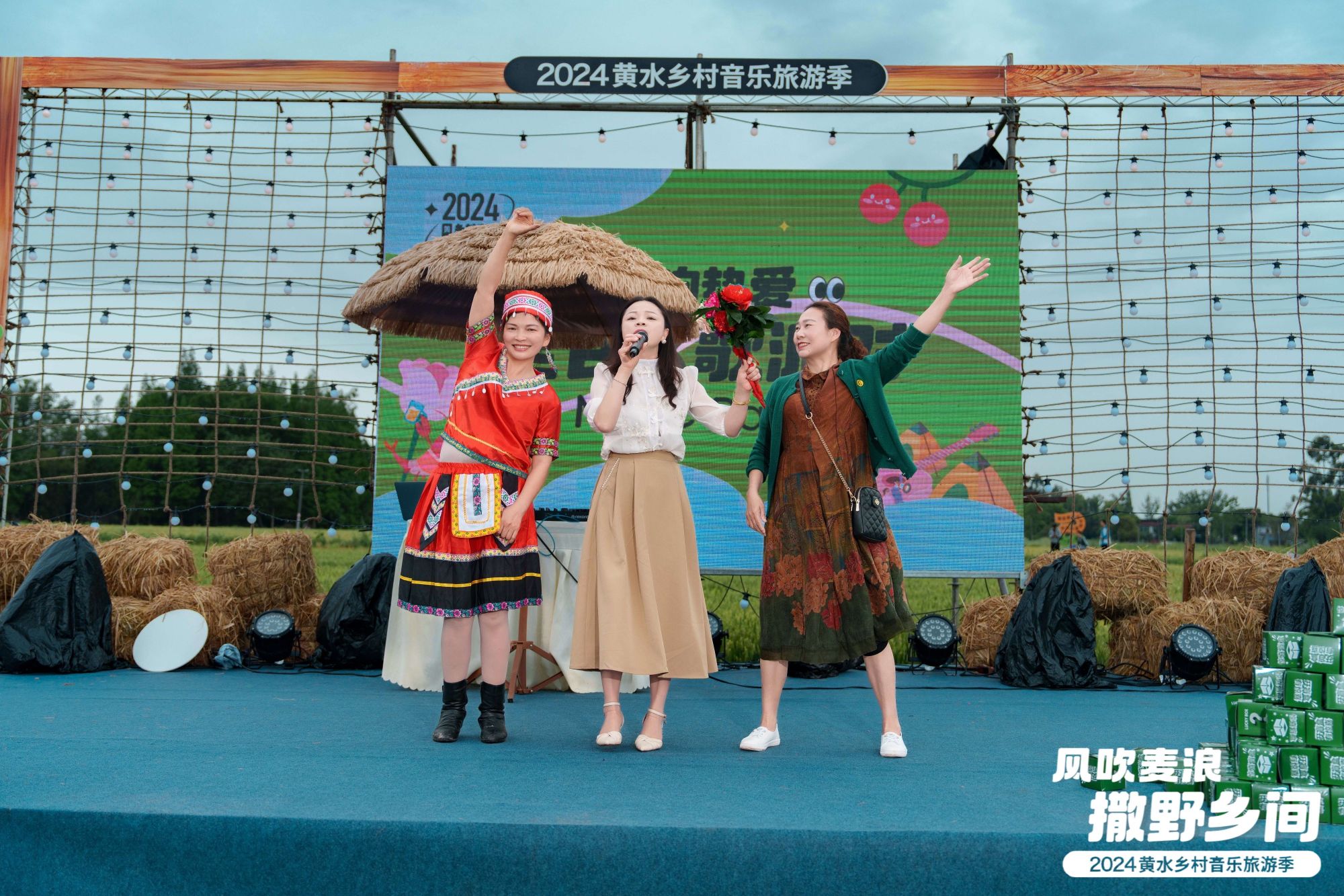 本次旅游季最大亮点是政府搭台,全民参与,多方受益,通过前期动员商家