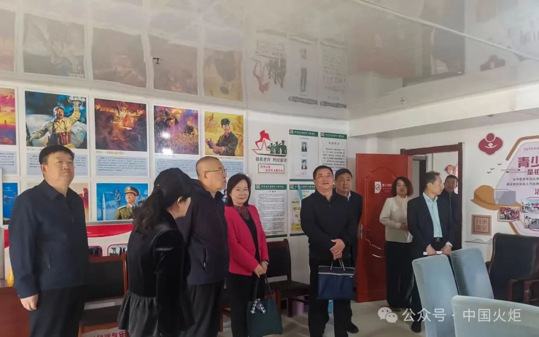 4月15日-18日,临河区关工委常务班子成员深入各乡镇,农场,街道,企业及