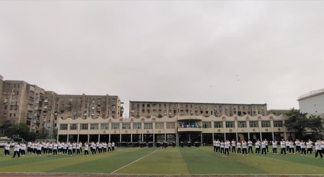 湘潭市二中广播体操比赛展学生青春风采