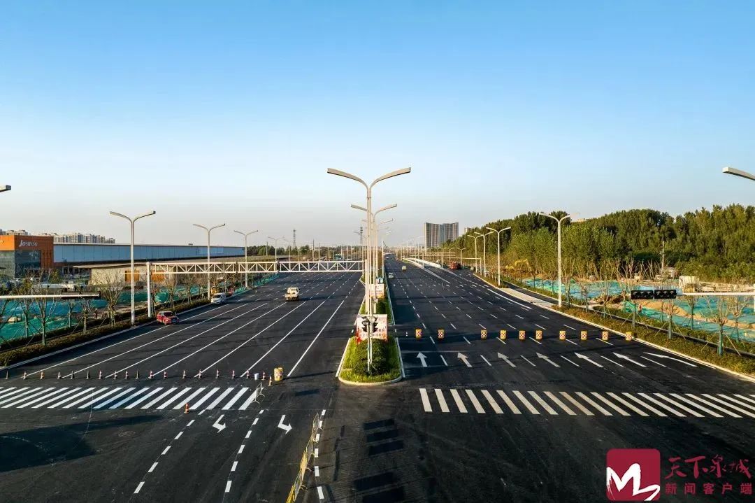 济南黄河北"经十路"一期工程地面道路全线通车