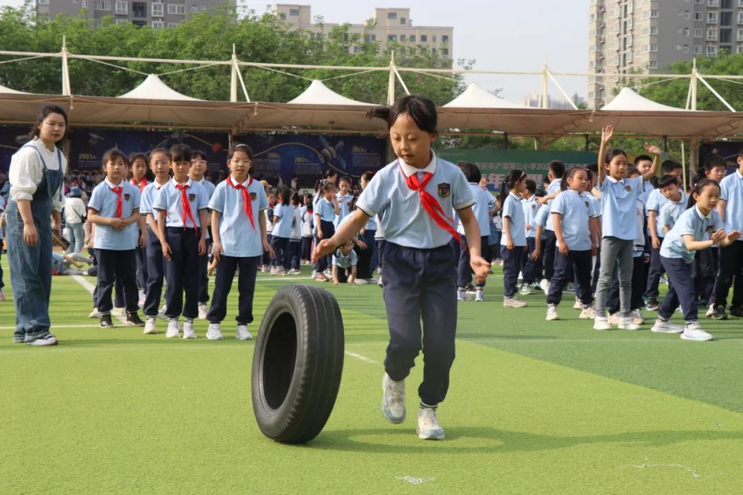 西安市浐灞第三小学举行第五届春季田径运动会