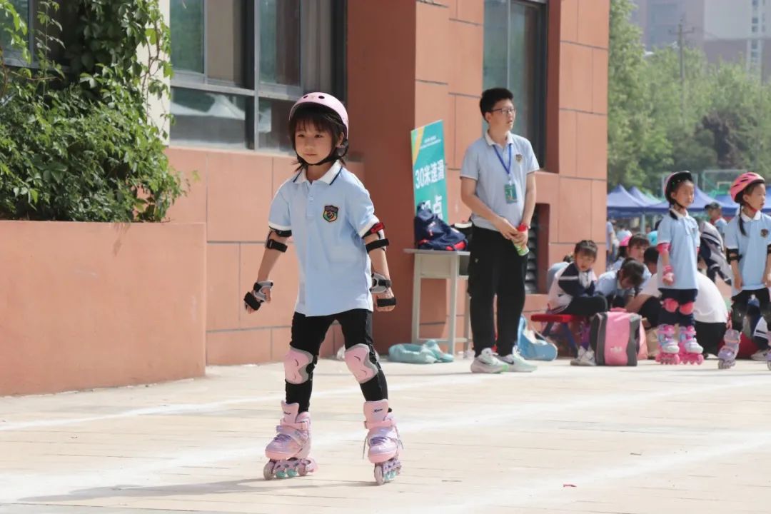 西安市浐灞第三小学举行第五届春季田径运动会