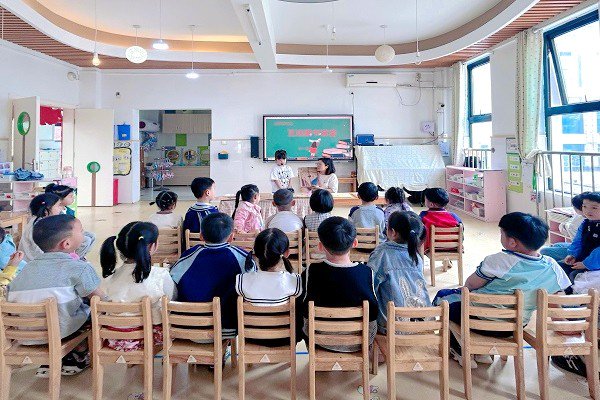 马寨镇中心幼儿园:书香馥郁,共读好时光