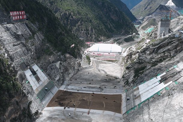 大渡河双江口大坝填筑量突破1900万方