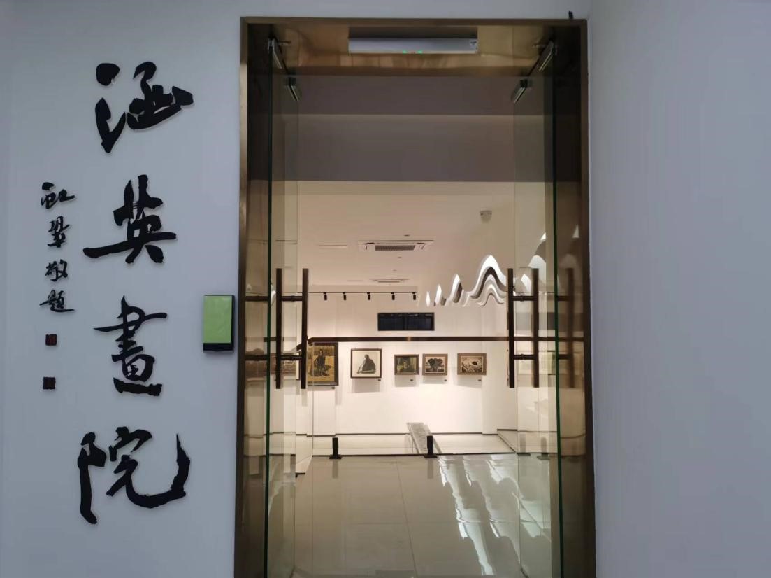 树德中学宁夏街校区美术馆共展出151件作品,其中包括21件老师,校友