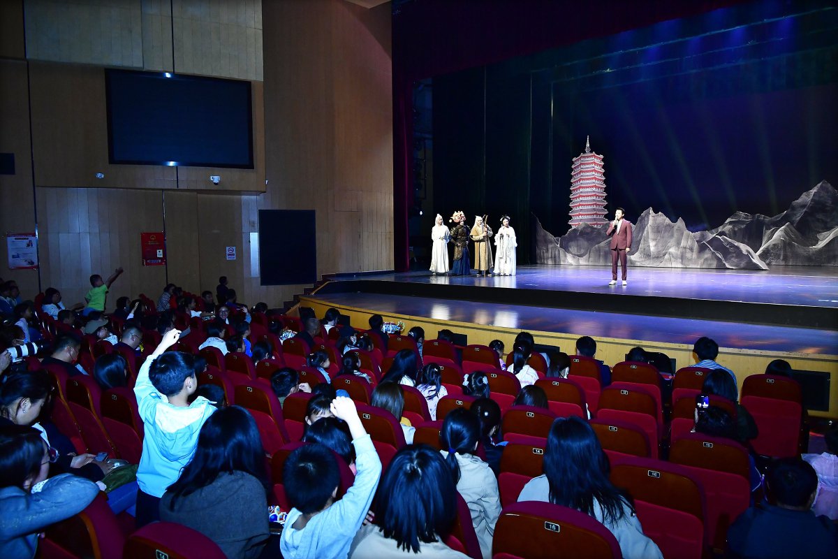 《燃灯塔之谜》 再写运河新故事