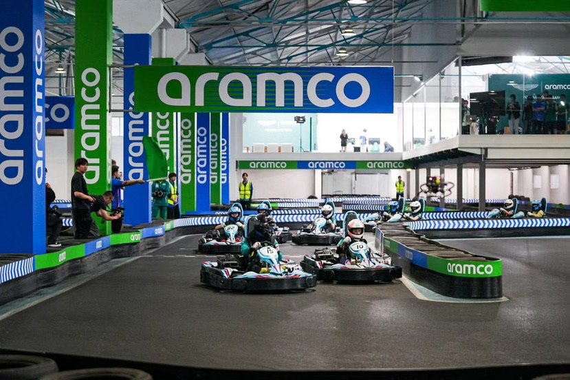 沙特阿美在沪联合启动"make a mark"行动 让中国学生体验f1赛车魅力