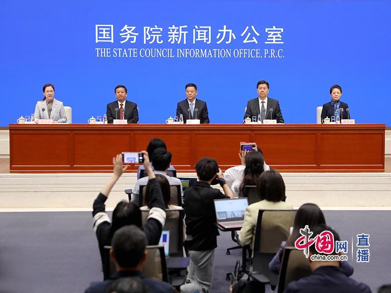 发布会现场会上,吉林省副省长李国强介绍,吉林的全面振兴,根基在