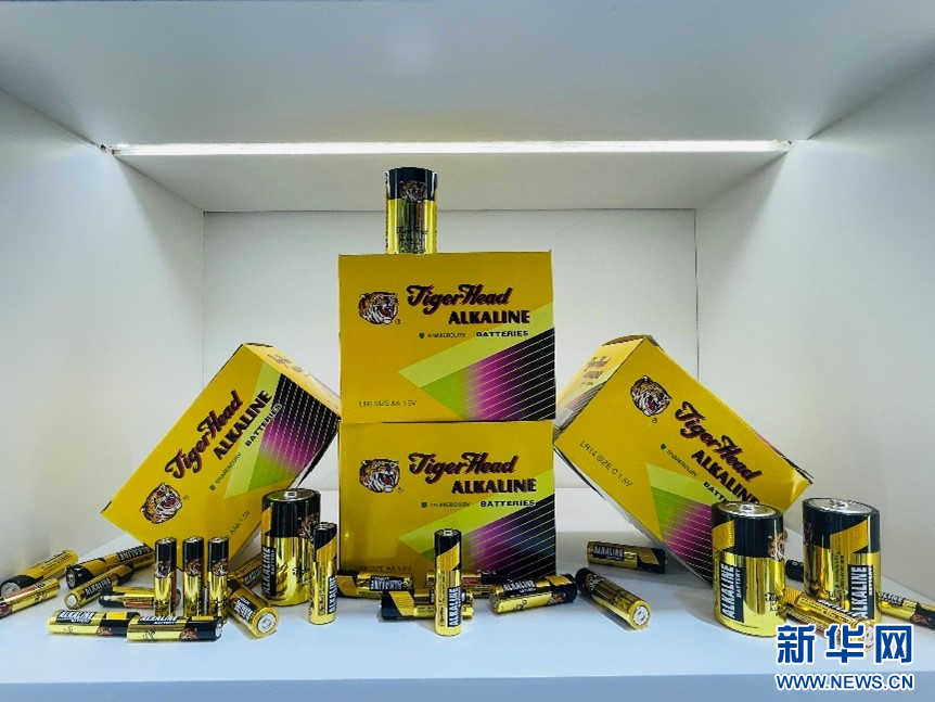广交会上展出的"虎头牌"电池.