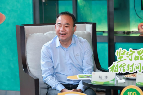 *佳沛销售副总裁陆涛本来生活网执行总经理钱祯澍介绍,佳沛稳定,覆盖