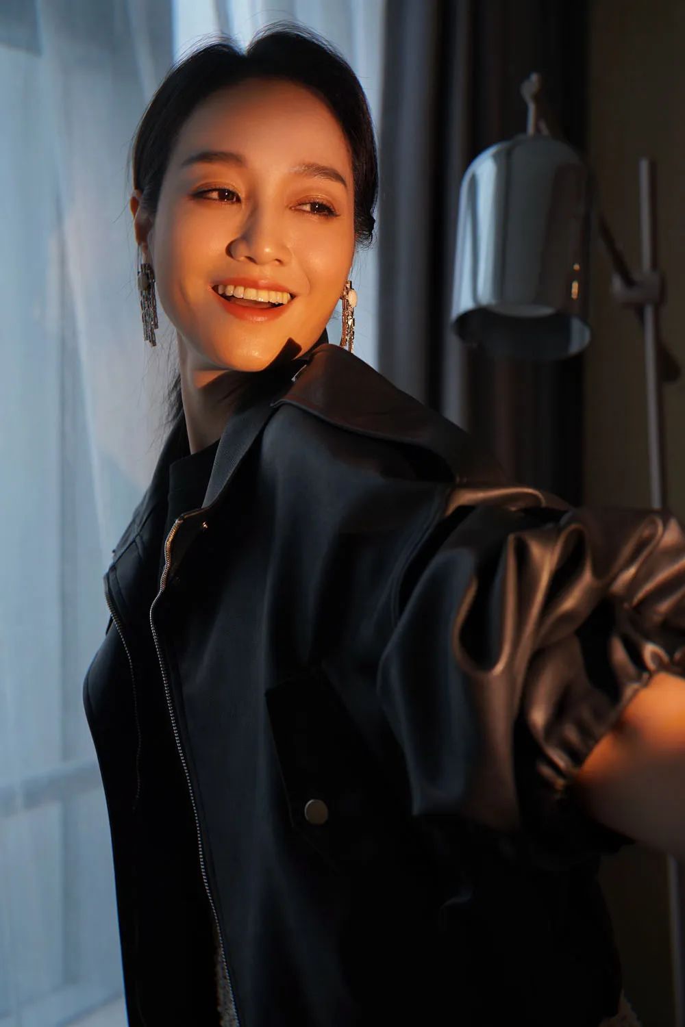 朱丹,你一直那么笑,累吗