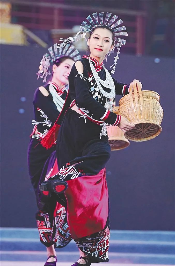 世界读书日丨一千个文人墨客笔下,有一千种海南