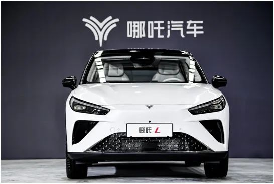 肩负多重提升重任,哪吒l售12.99万元起-新浪汽车