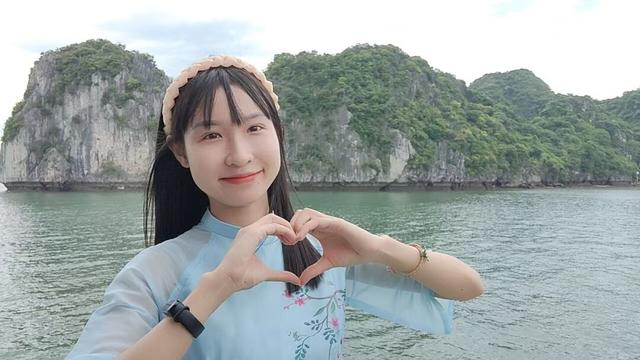 "大家好,我是越南诗诗!