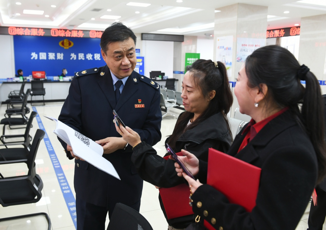 在山西,国家税务总局朔州市平鲁区税务局开展"税费服务体验师"活动