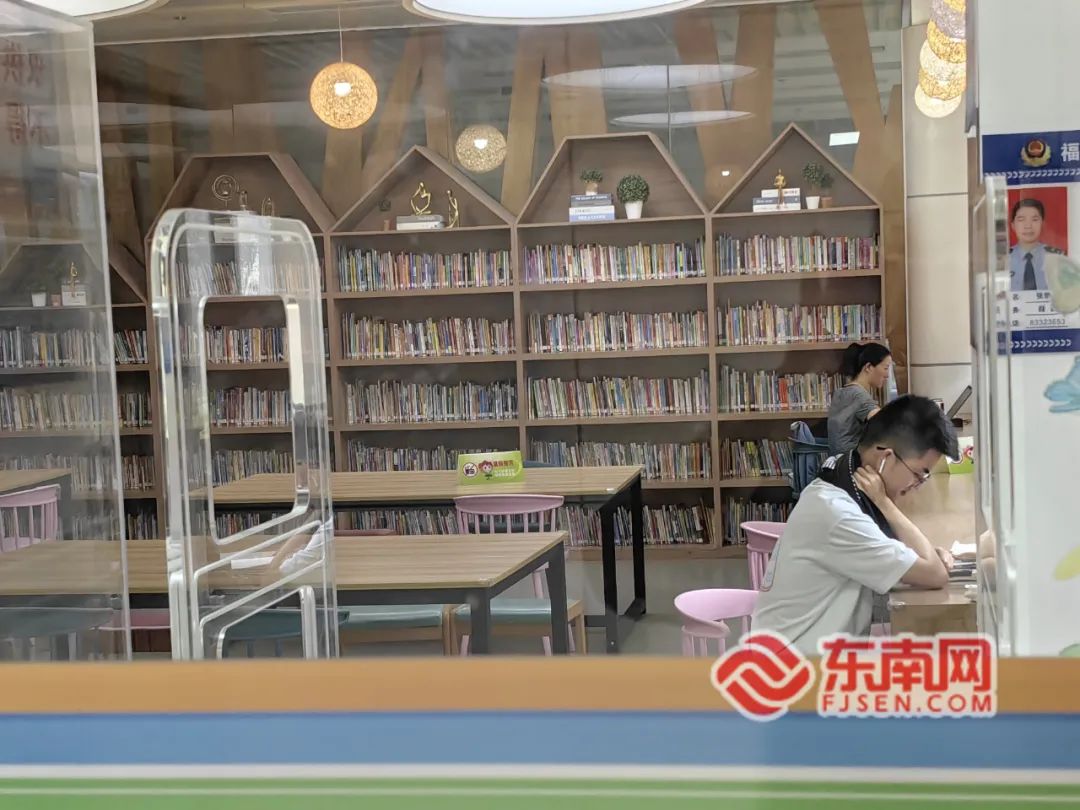 漳州图书馆自助装备
代价
（24小时自助图书馆怎么借书）《漳州图书馆哪里可以借书》