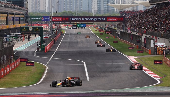 寻找中国经济新动能 | F1时隔五年回归上海引热烈追捧,“体育之城”回来了!| 万千气象看上海_新浪新闻