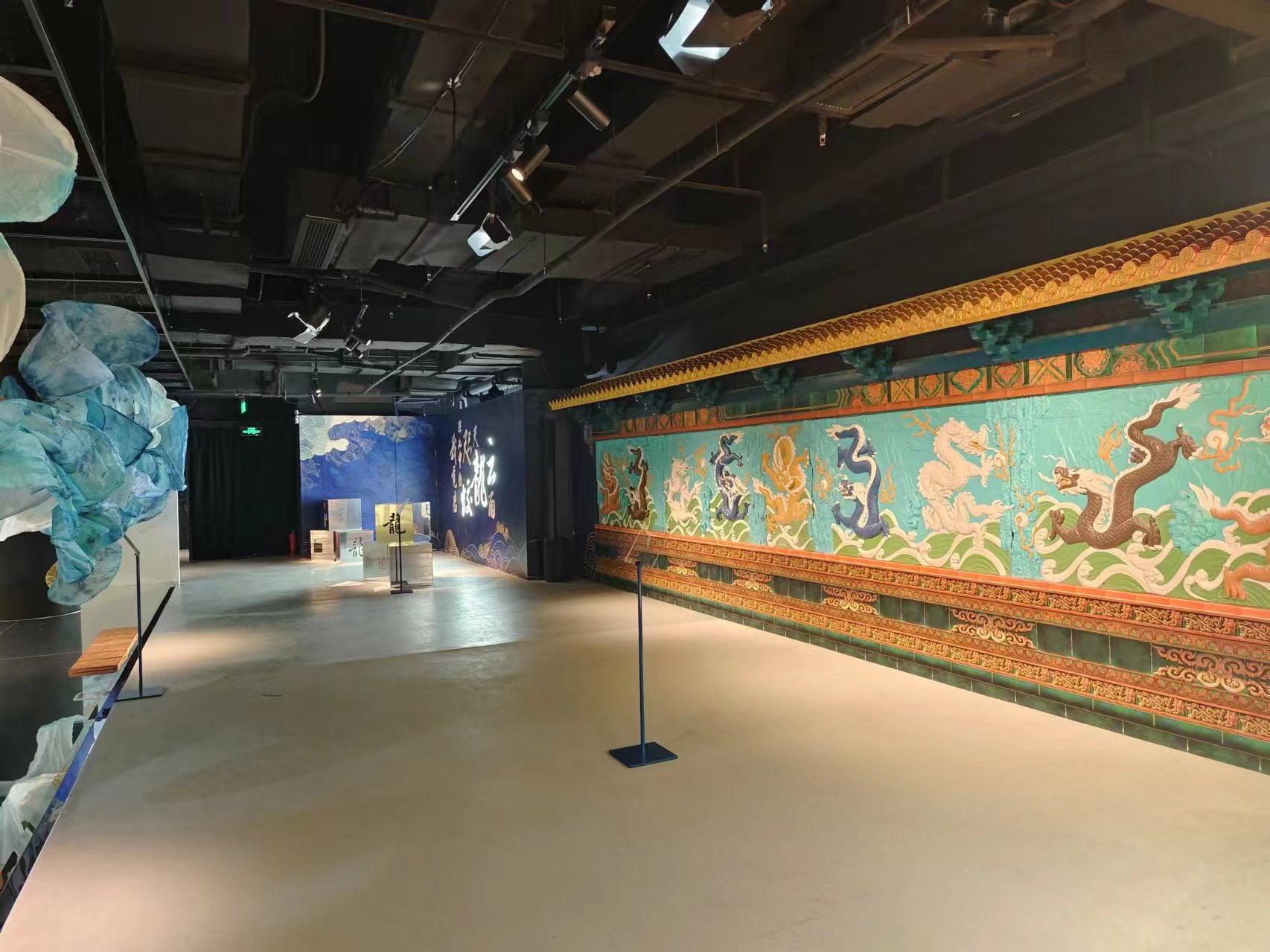 "蛟龙出海"数字非遗承艺展亮相沪上商场,科技呈献国风美学盛宴