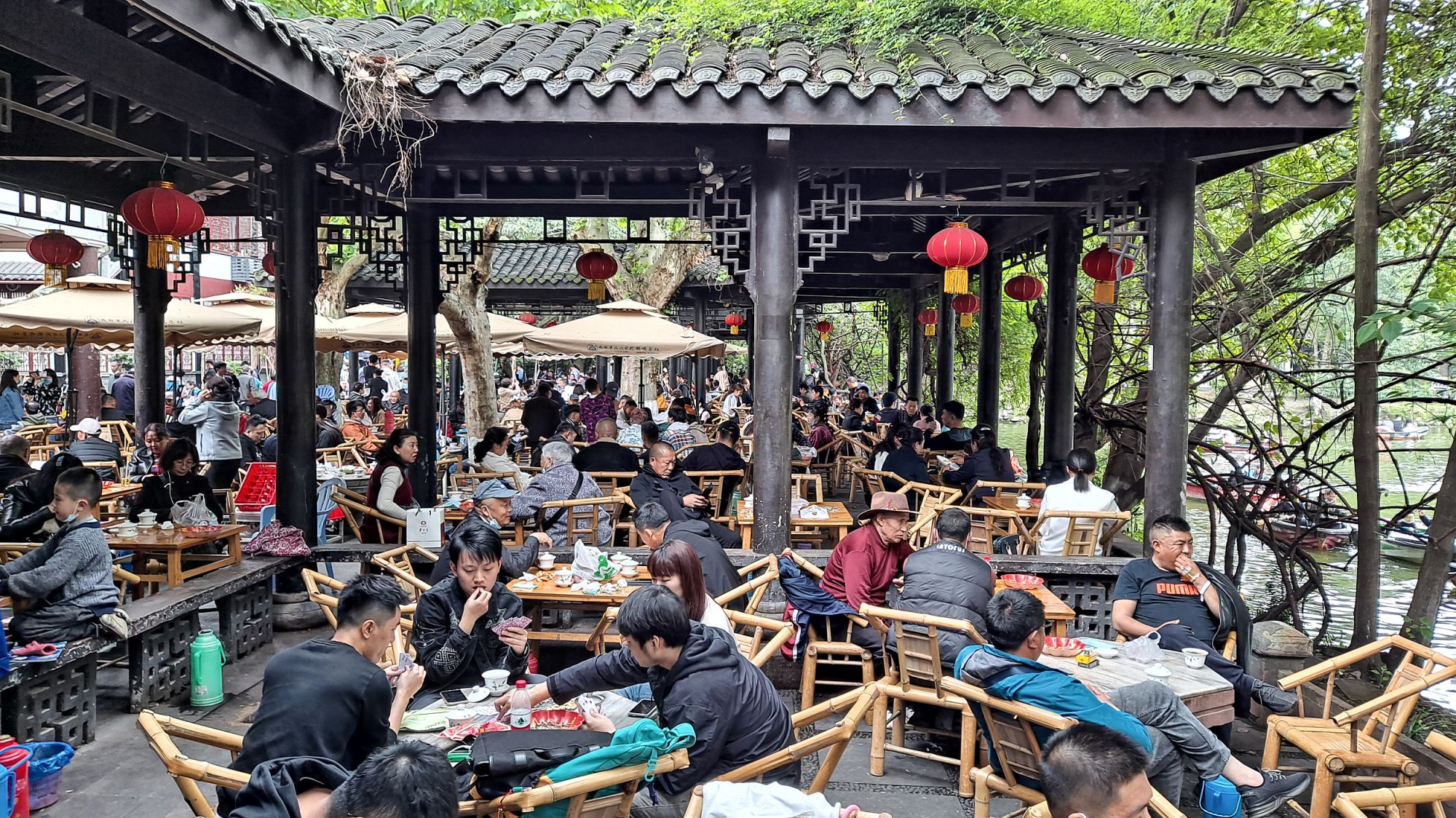 鹤鸣茶馆 图据视觉中国