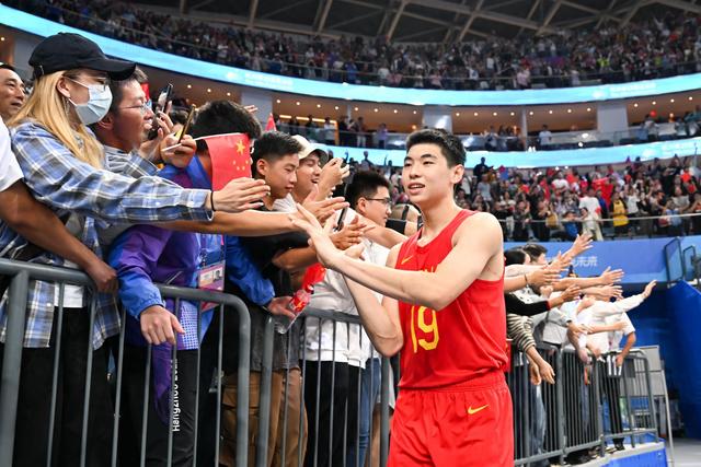 重磅！崔永熙将报名参加今年的NBA选秀 媒体：去年就已做决定，他很想去锻炼插图