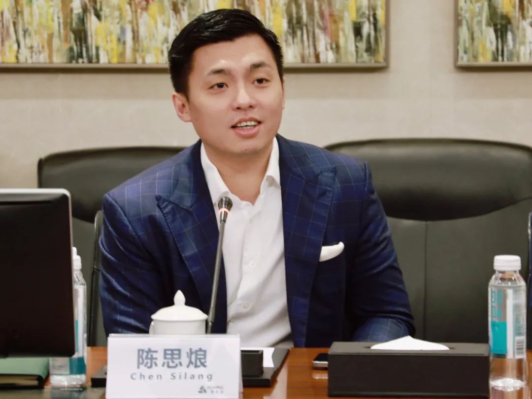 雅居乐集团控股公司高等副总裁陈念念烺