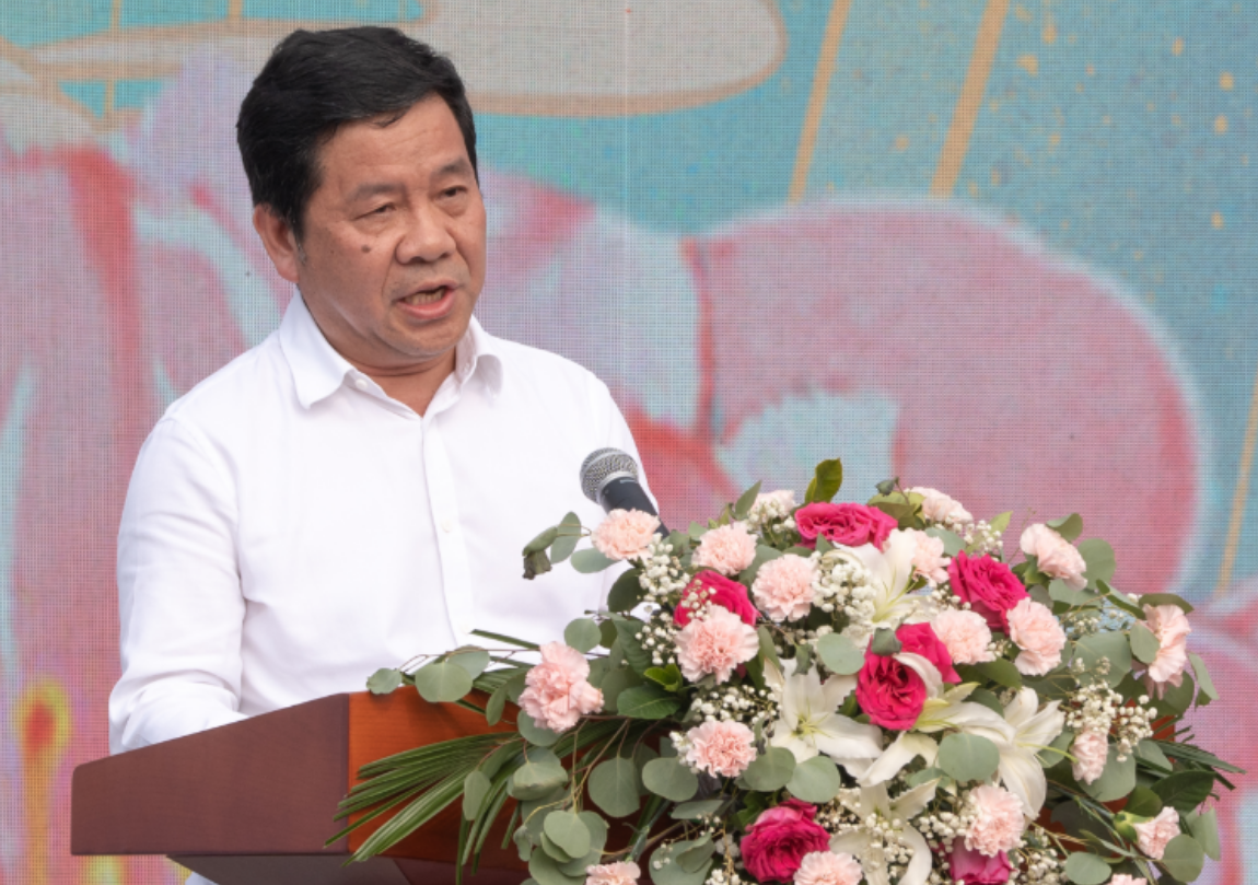 湖北省委宣传部副部长,省广播电视局党组书记,局长张世华