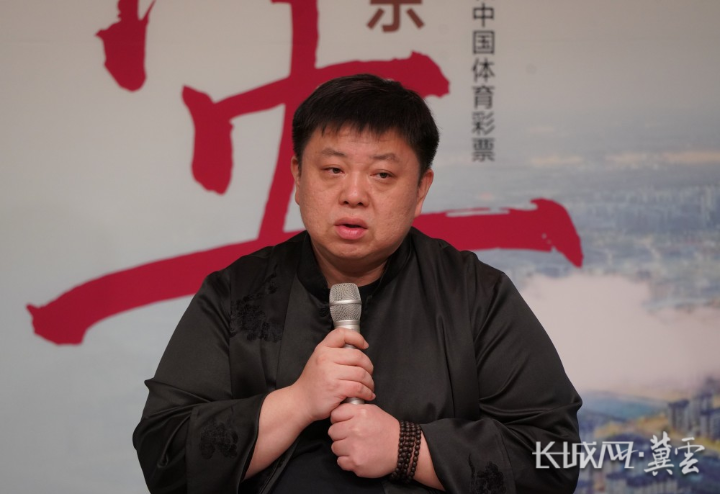 摄民族管弦乐《雄安》作曲王云飞表示,创作这部作品时正值建党百年