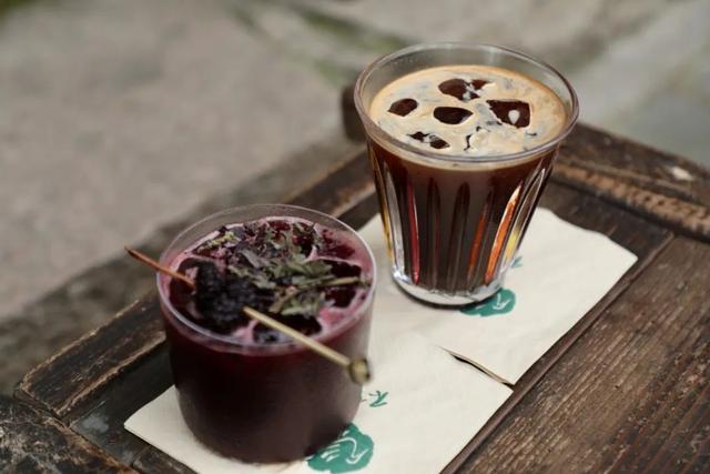 在世界顶级咖啡机品牌lamarzocco出版的2021年咖啡年鉴中,中国仅有3家