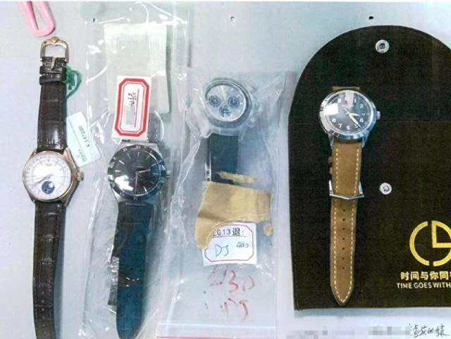 查获的假冒品牌手表。 宝山区检察院 供图