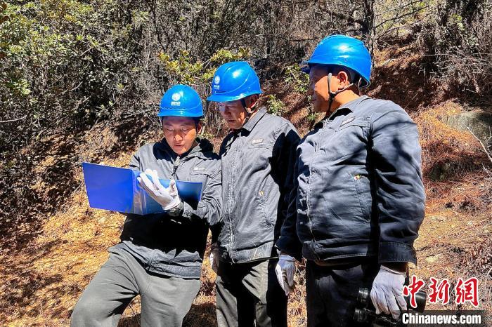 24小时服务,每天6起报修 国网西藏朗县供电公司党员服务队的"琐碎"