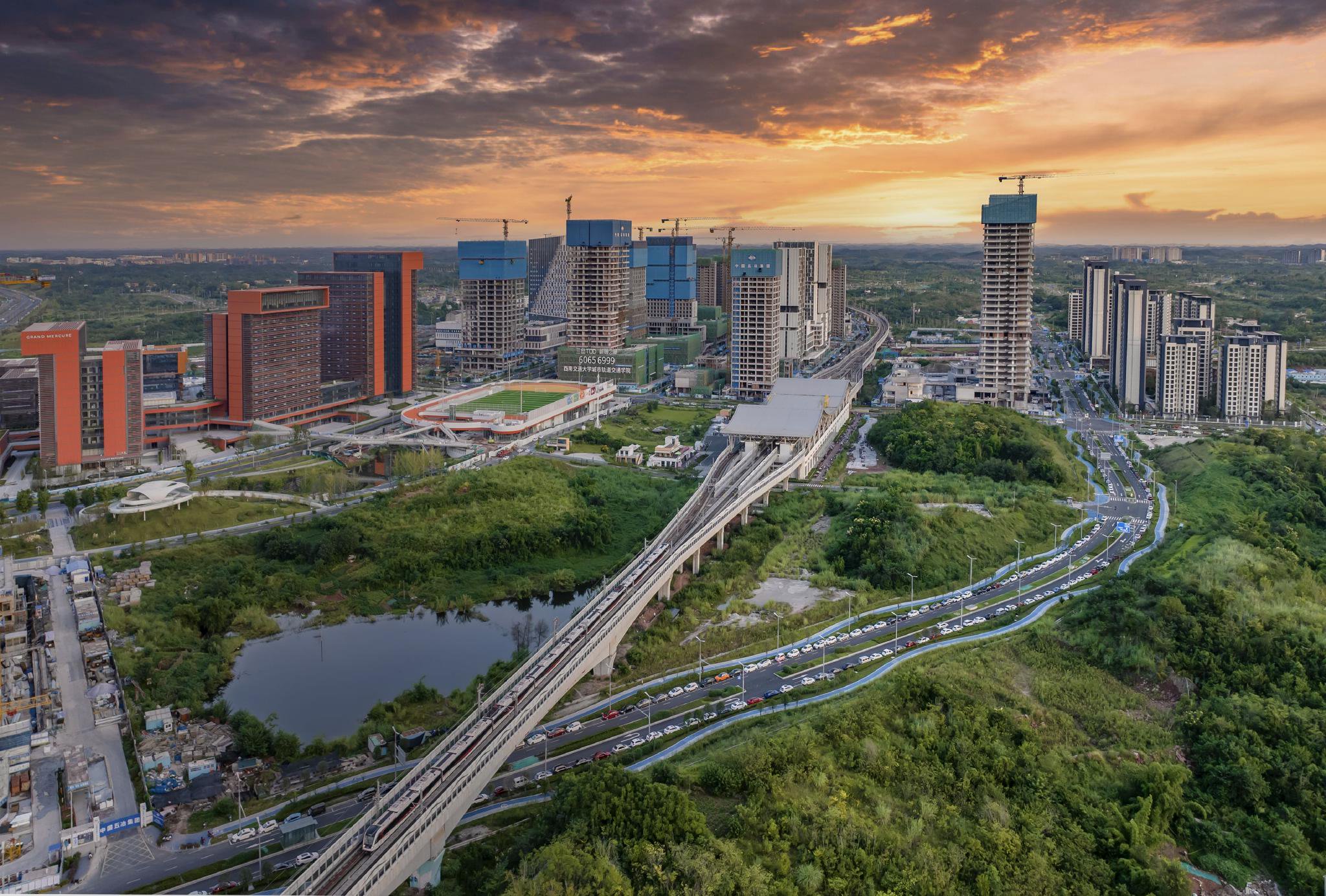 成都东部新区:四年蜕变,绘就生态与产业共荣的未来城市蓝图