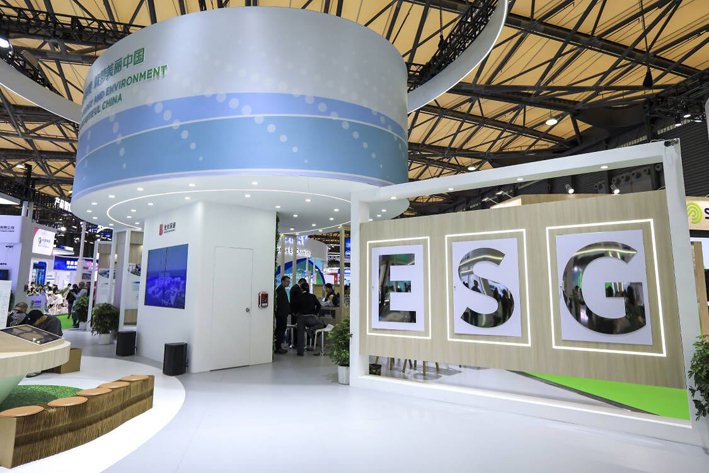 2024年4月19日，上海，中国环博会，参展企业展示的ESG相关类容。 视觉中国图