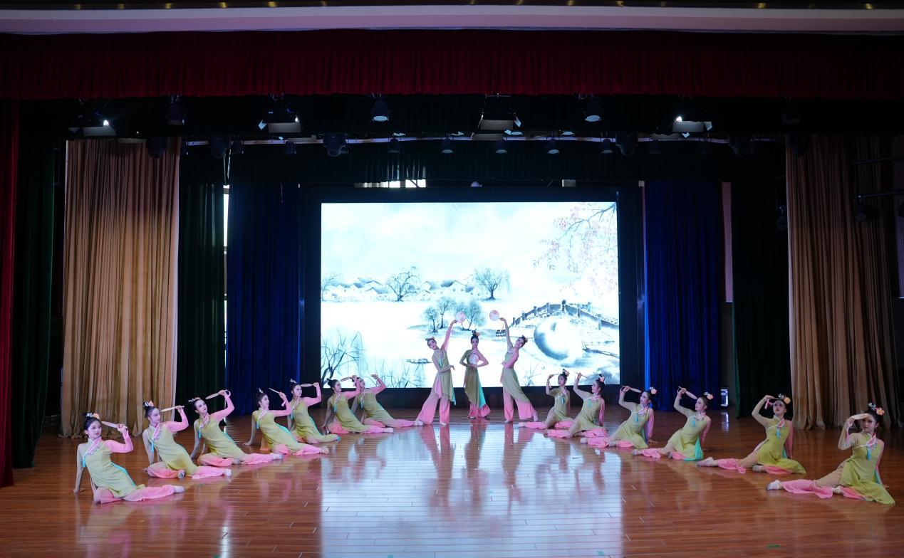 合肥经开区开展第十五届中小学文化艺术节舞蹈专项展评活动