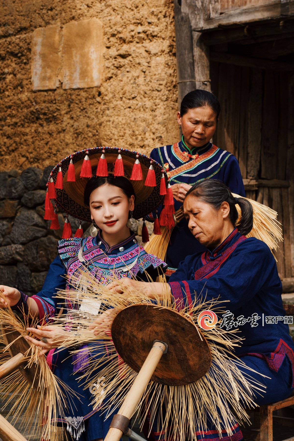 阿靖zi拍摄的毛南族服饰。受访者供图