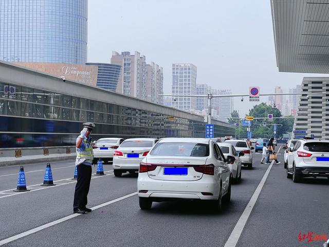 急着赶火车,从哪儿进站最快?请查收成都东站"五一"交通指南