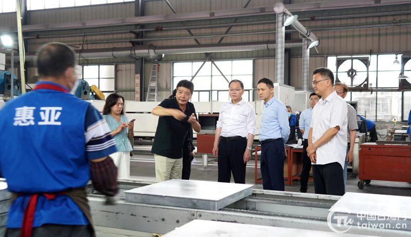 江西省台办调研定南台企发展和两岸青少年交流基地建设