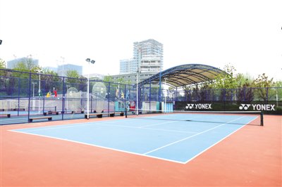 合肥首个室外红土网球场正式对外开放
