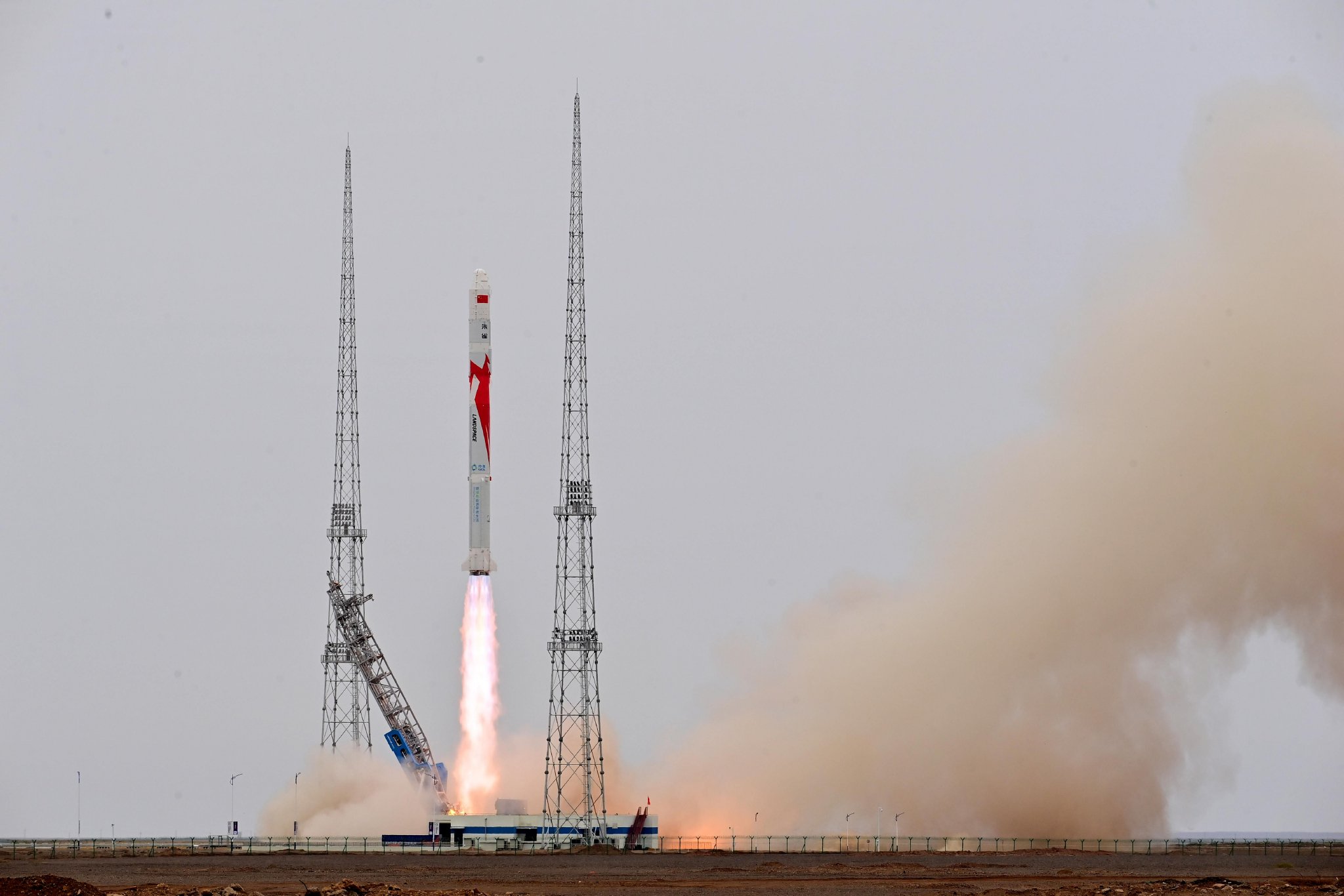 　　2023年7月12日，朱雀二号遥二运载火箭发射成功。新华社发（汪江波 摄）