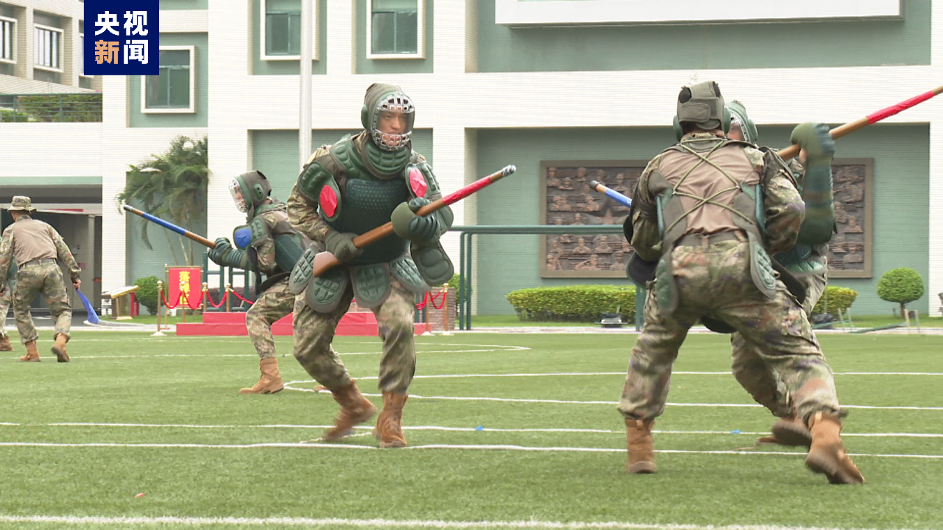解放军驻澳门部队举行第十八次军营开放活动_新浪财经