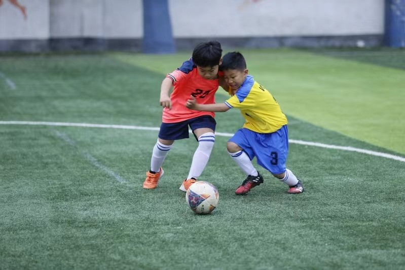 绿茵少年 足梦生花 管城区实验小学开展2024年"校长杯"班级足球联赛