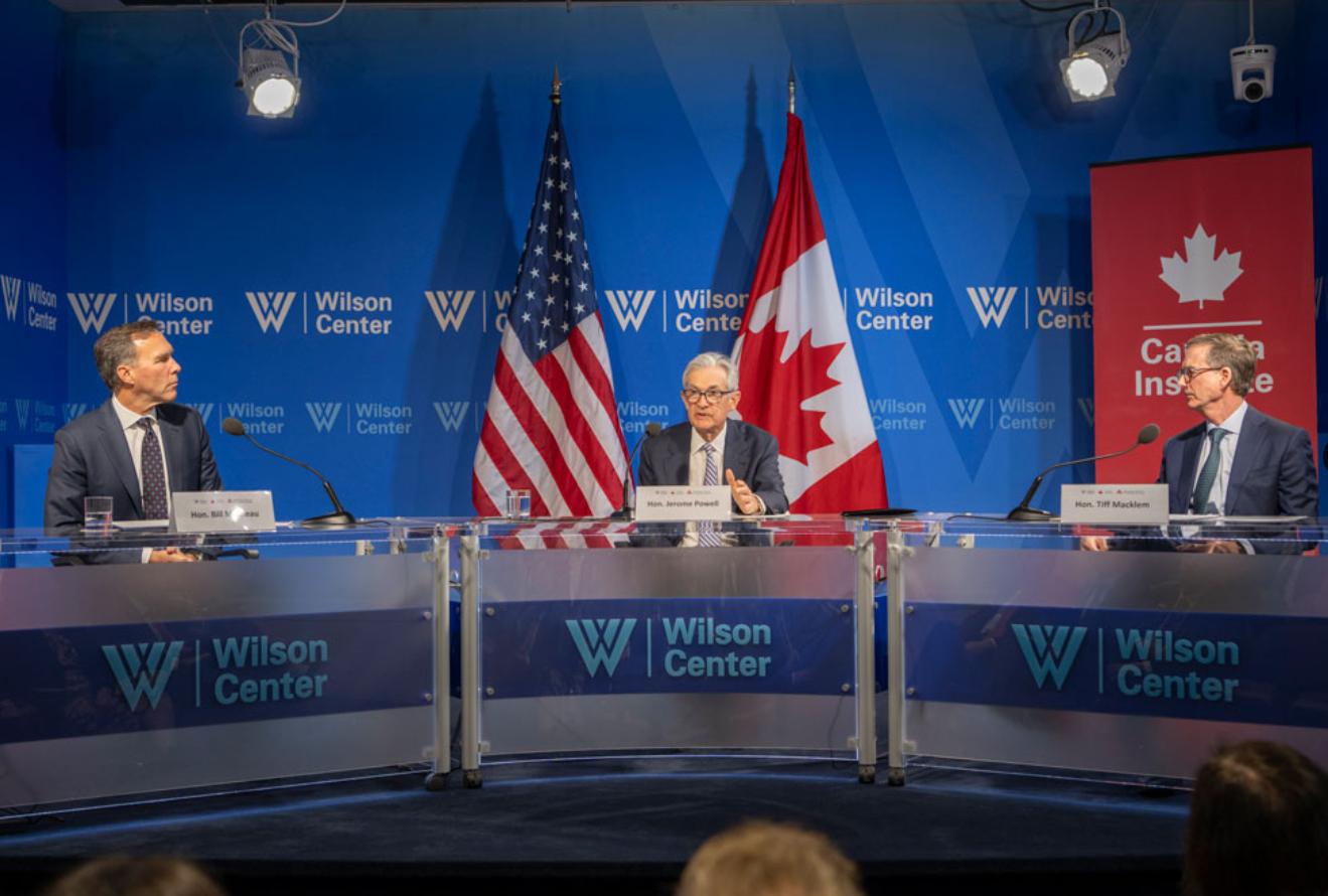 （4月17日，鲍威尔上一次公开露面，与加拿大央行行长麦克莱姆讨论了加拿大经济，来源：美联储）