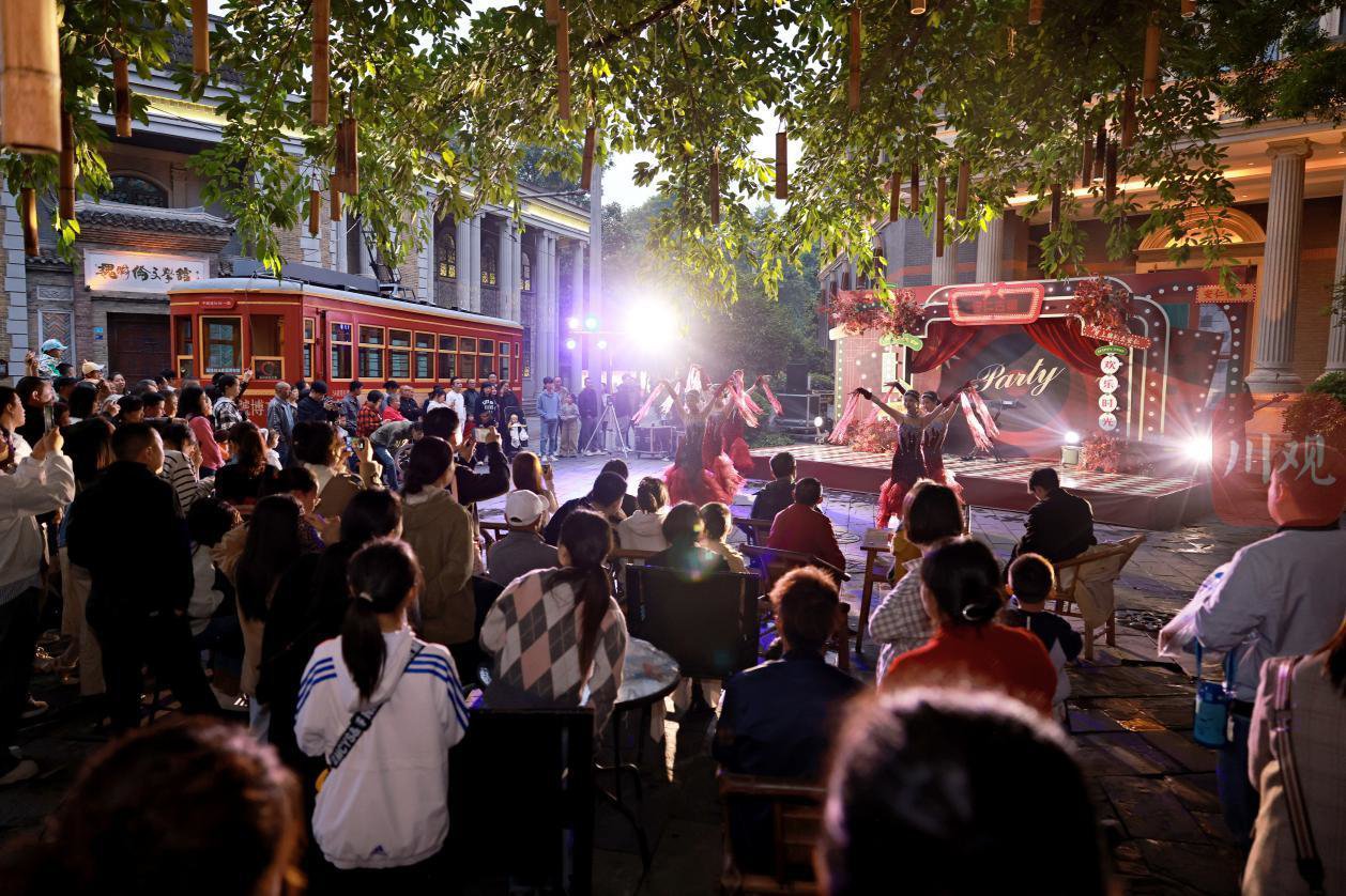 安仁古镇百乐门歌舞会现场.